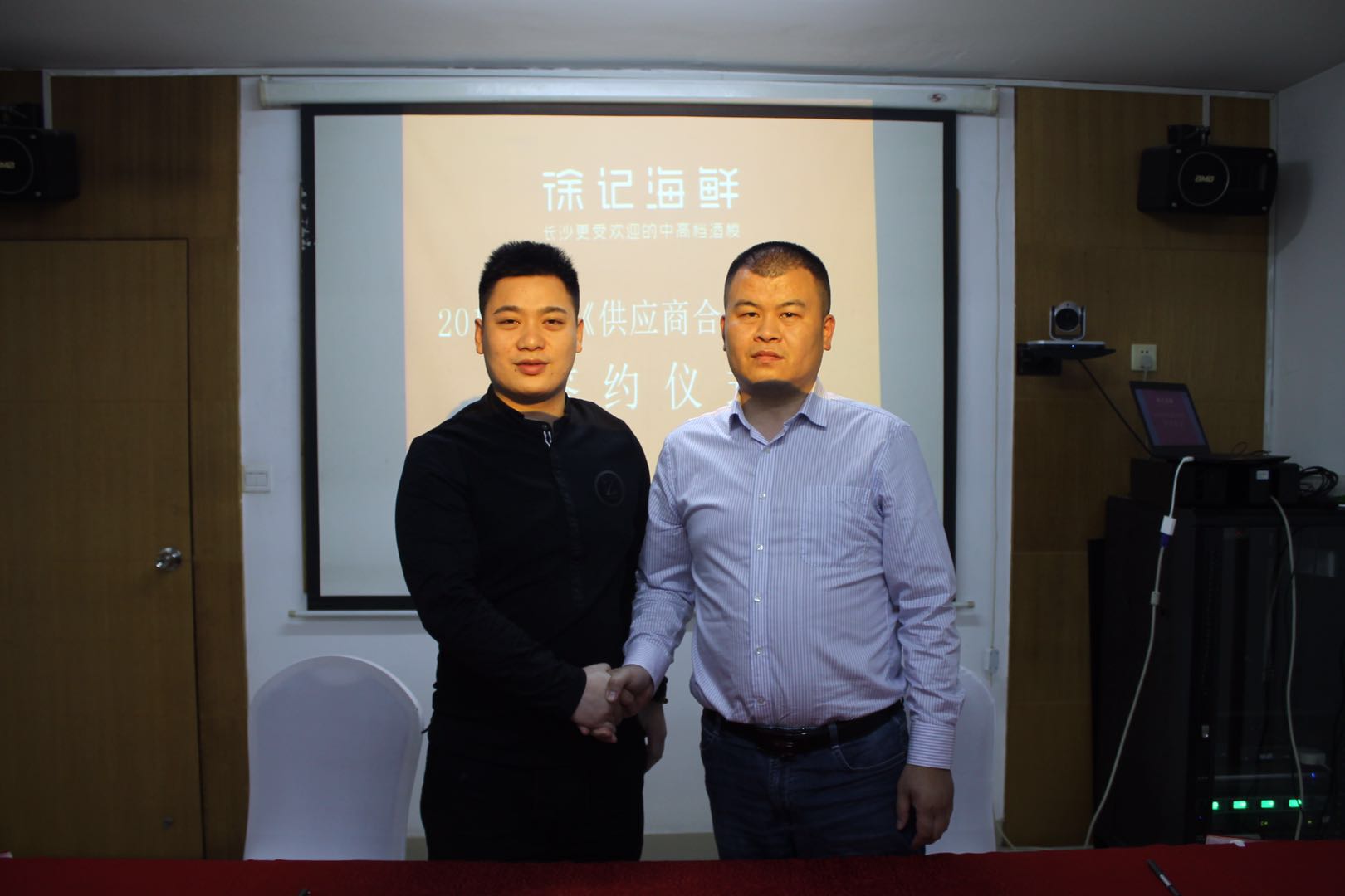 長(zhǎng)沙中央空調(diào),湖南中央空調(diào),長(zhǎng)沙格力中央空調(diào),長(zhǎng)沙麥克維爾中央空調(diào),長(zhǎng)沙大金中央空調(diào),長(zhǎng)沙中央安裝施工,長(zhǎng)沙中央空調(diào)公司哪家好？湖南辰遠(yuǎn)空調(diào)工程有限公司